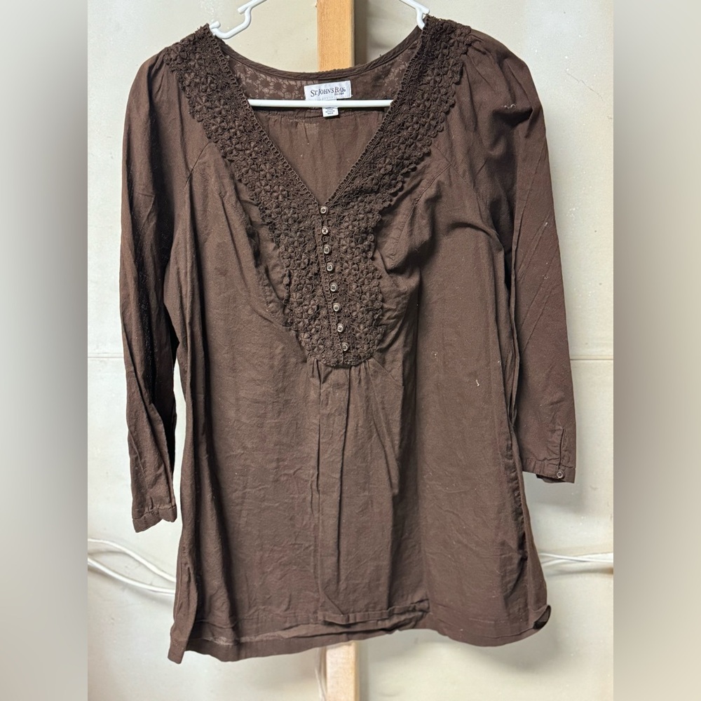 Women’s cute brown button shirt